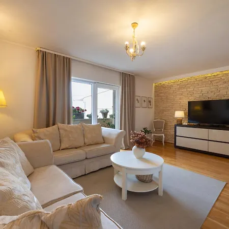 Flos,terrace 40 M2, Sea View * Kastel Stari